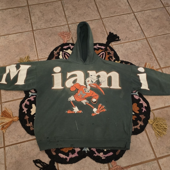 🔥🔥Vintage STRESSED OUT Green Miami Hurricanes Hoodie with Mascot Graphic🔥🔥 - Picture 3 of 11